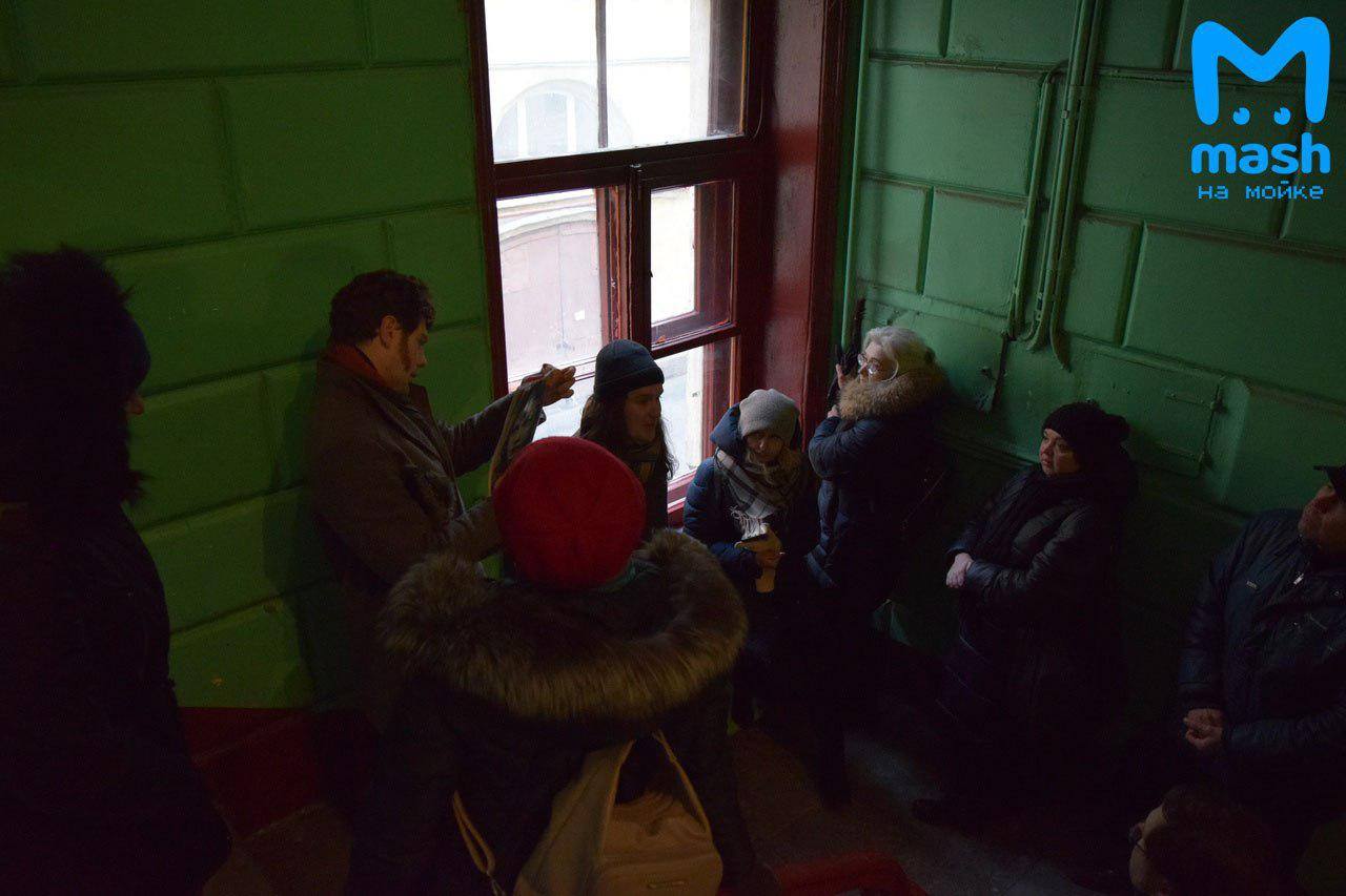 Петербуржцы увидят металлические фрукты на Василеостровском рынке