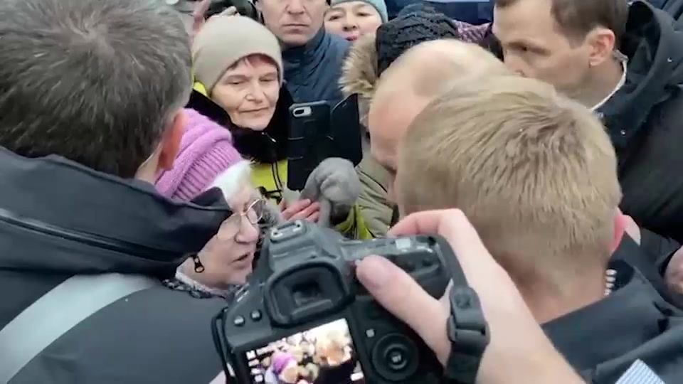 Новое видео:  «После открытия памятника Гранину Владимир...