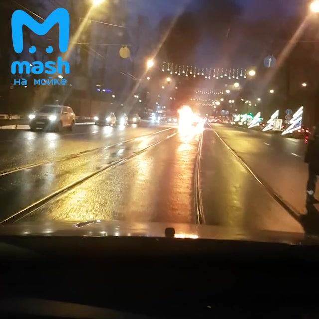 На улице Академика Крылова взорвалась машина