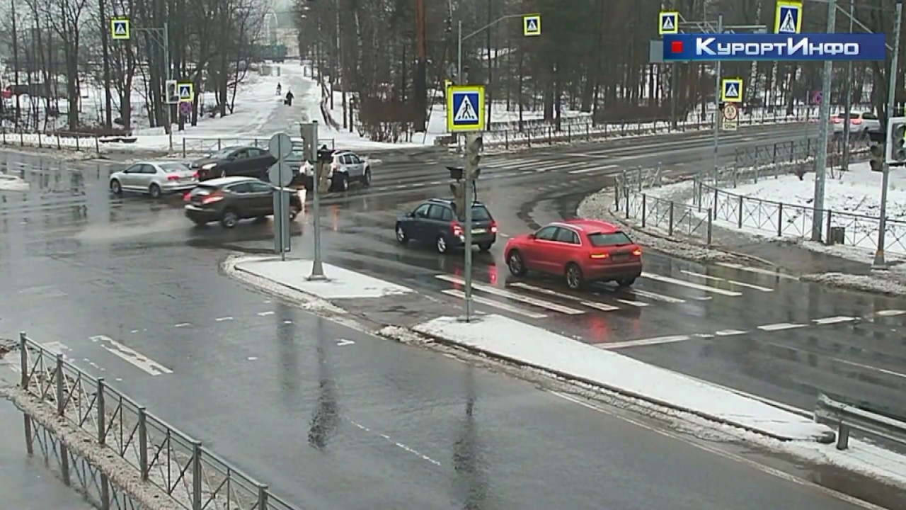 Проблемный подъезд в центре Сестрорецка взяла на контроль районная администрация