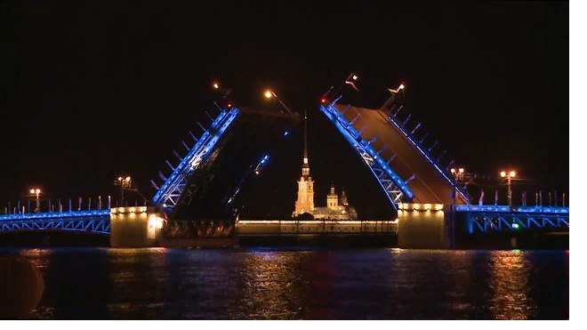 ​​В Петербурге на Дворцовом мосту зажгут синюю подсветку