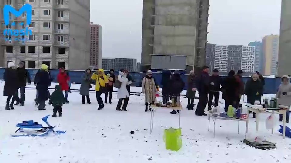 Новое видео:  «Дольщики присоединились к флэшмобу»