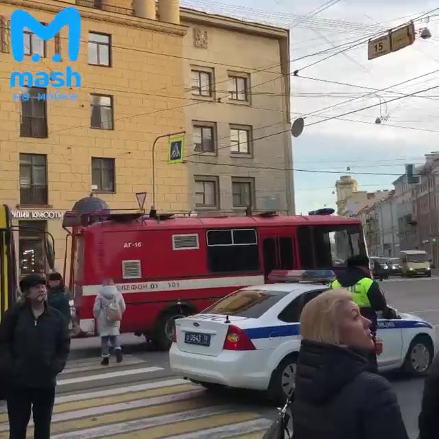 На перекрёстке Садовой и Вознесенского спасли от пожара двух девушек