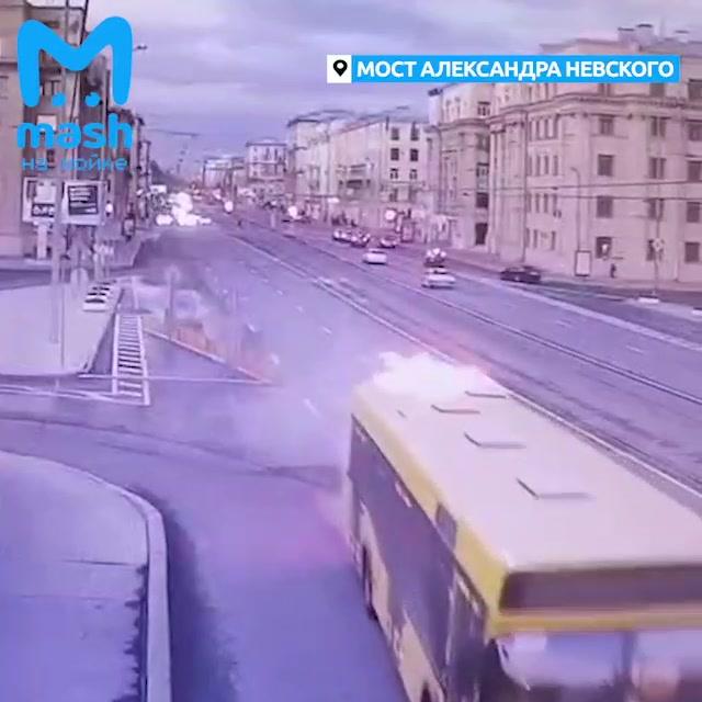 Новое видео:  «Автобус загорелся на ходу»