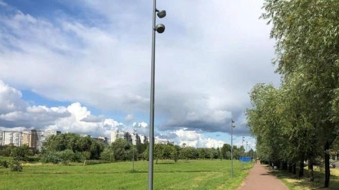 ​​Более 600 новых уличных фонарей установили в парке…