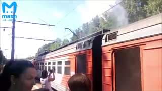 Новое видео:  «На станции Бернгардовка загорелся вагон...
