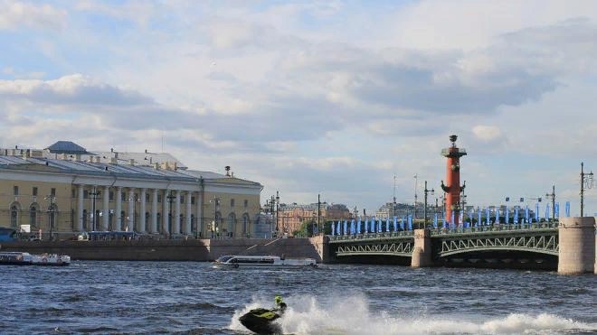 ​​В Петербурге испытывают робот-катамаран для оценки…