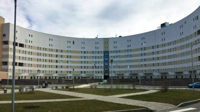 В рассрочку без процентов: бюджетникам Петербурга вручили документы на жилье