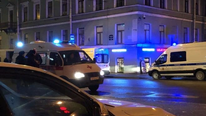 ​​В центре города автомобиль сбил петербурженкуНа…