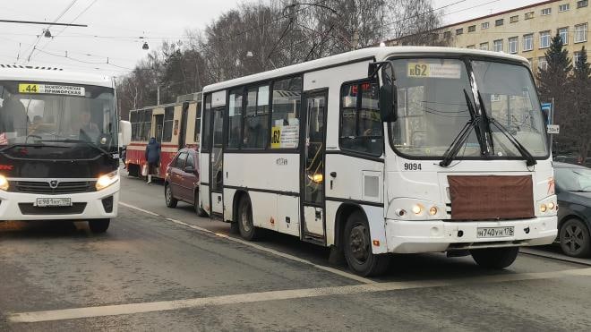 ​​В Петербурге с 1 февраля продлеваются трассы трех…