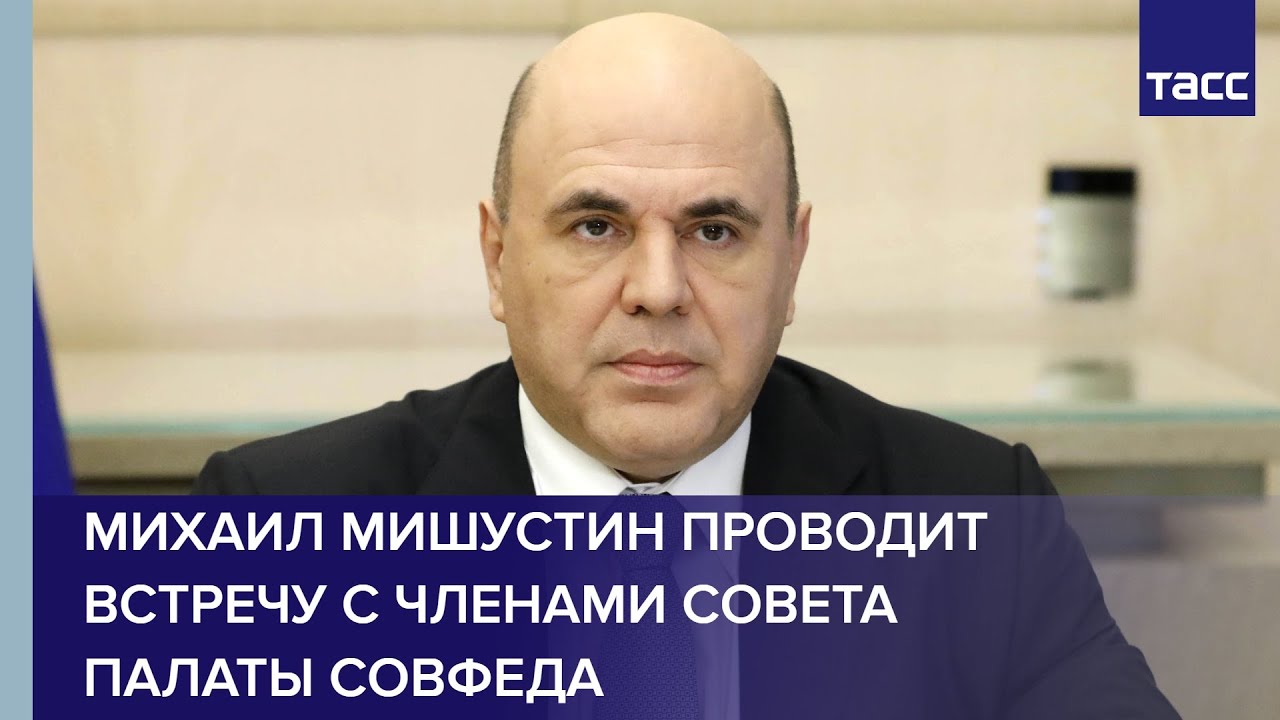 В Гаражном проезде водопроводная труба упала на грузовик —…