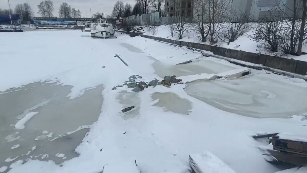 В Василеостровском районе полиция проводит проверку после ДТП с самокатом