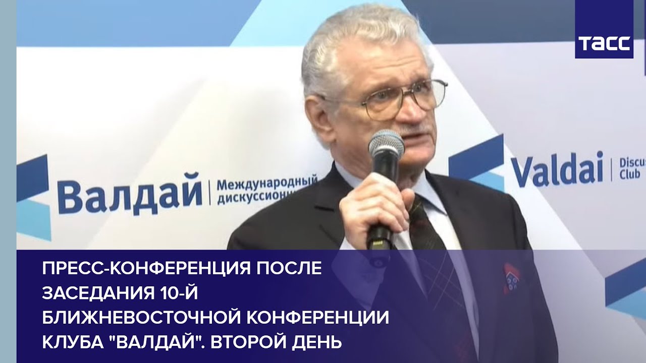 Путин принимает участие в церемонии подписания соглашения работодателей, профсоюзов и кабмина