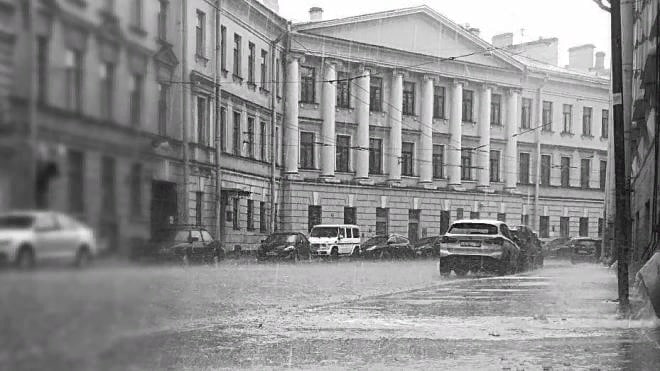 ​Атмосферный фронт принес в Петербург дожди и...