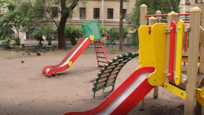 ​В Петербурге 4-летний мальчик сломал позвоночник,…