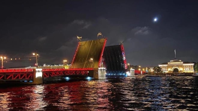 ​Дворцовый мост изменит подсветку на четыре дня с 31…