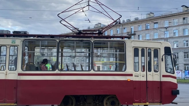 ​Движение трамваев №23, 39 по Среднеохтинскому…