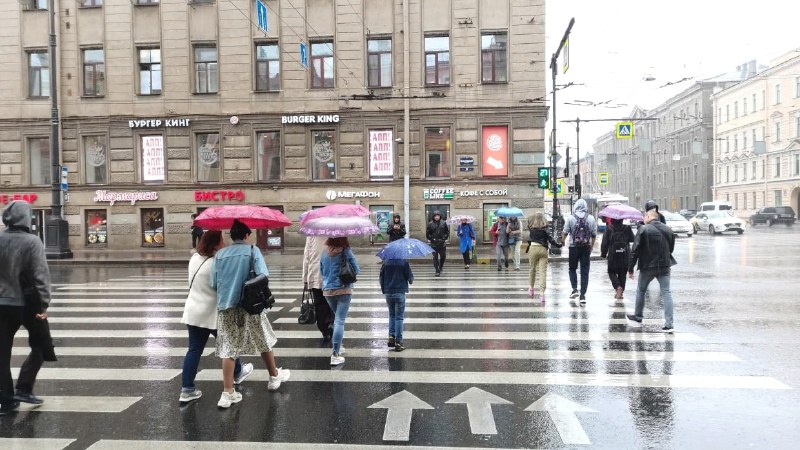 ​В Петербурге в воскресенье обещают дожди и +19Днем...
