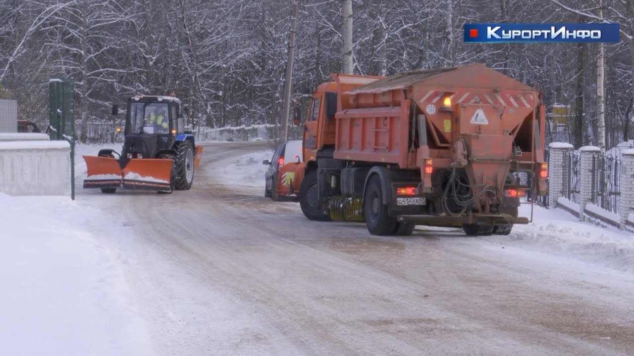 Подрядчик Фонда КР затягивает ремонт фасада дома 1 по улице Воскова в Сестрорецке